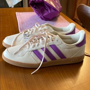 Adidas Women's Sneakers in White and Purple
